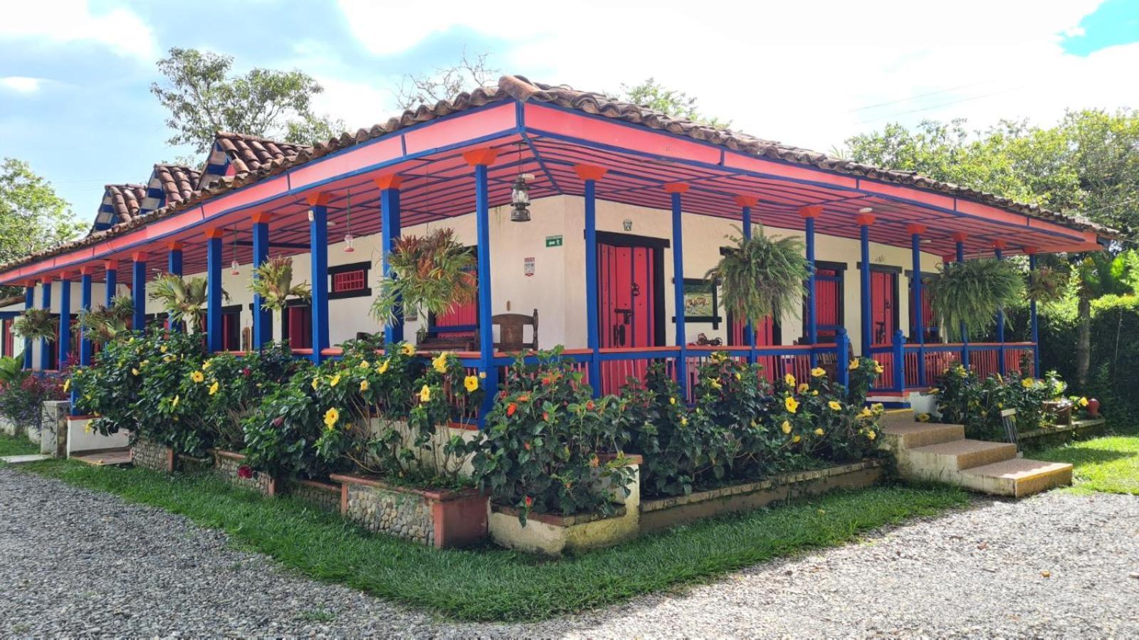El Percal Hacienda Hotel Монтенегро Екстериор снимка