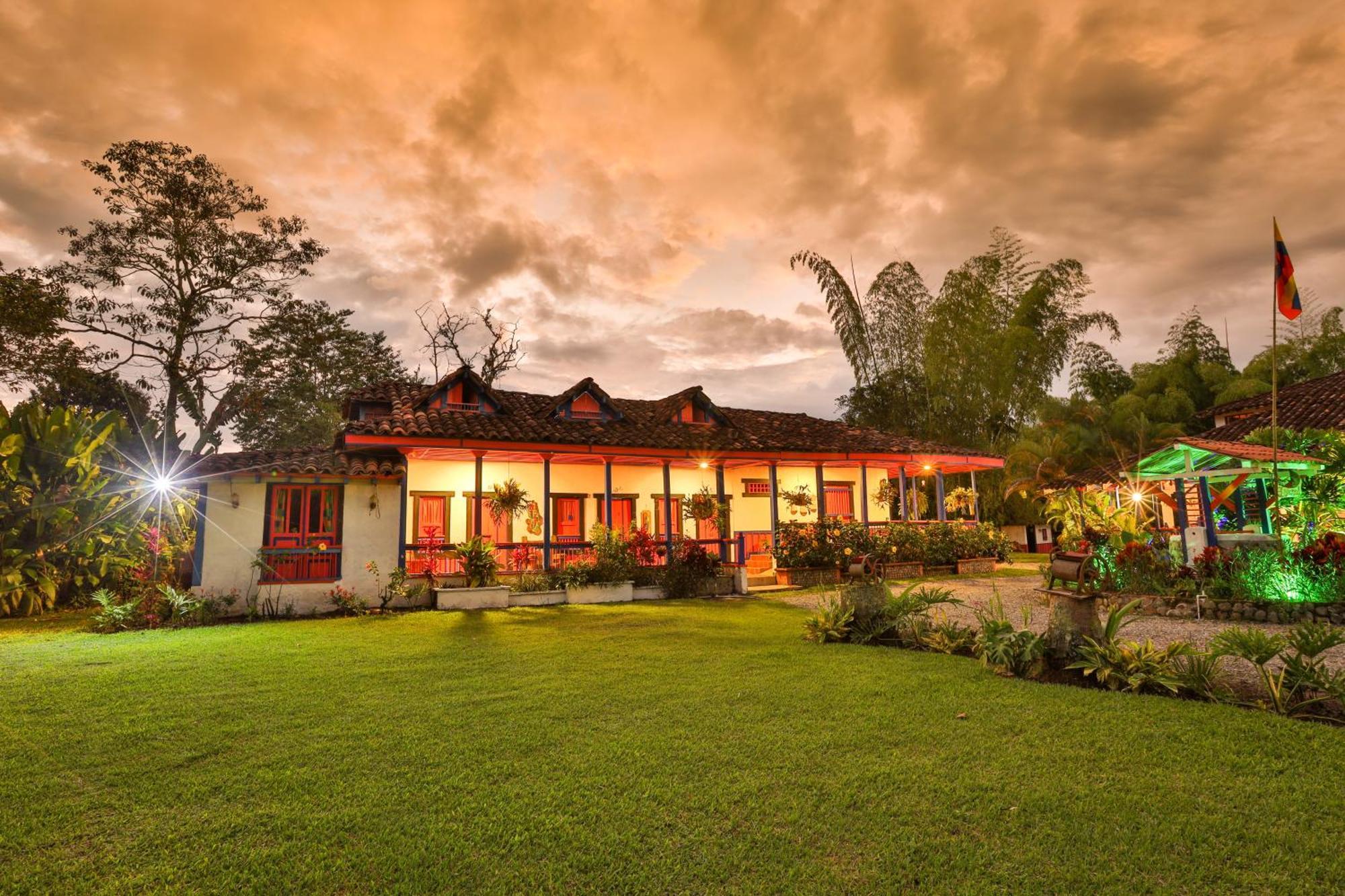 El Percal Hacienda Hotel Монтенегро Екстериор снимка